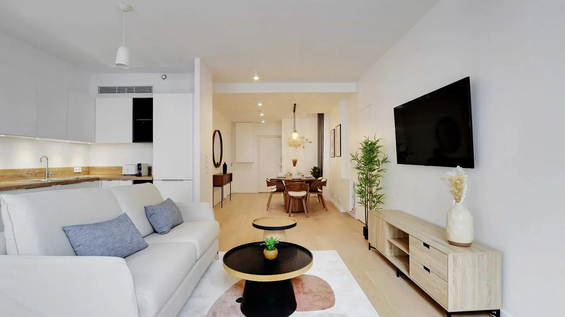 Modern Apartment - 2Br-6P - In Heart Of Le Marais Paris France